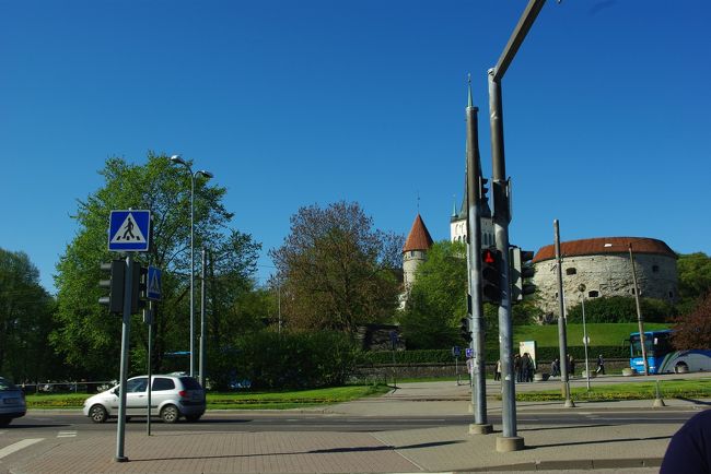 高速船を降り、人の流れに乗って歩くと10分位で、旧市街が見えて来ました。