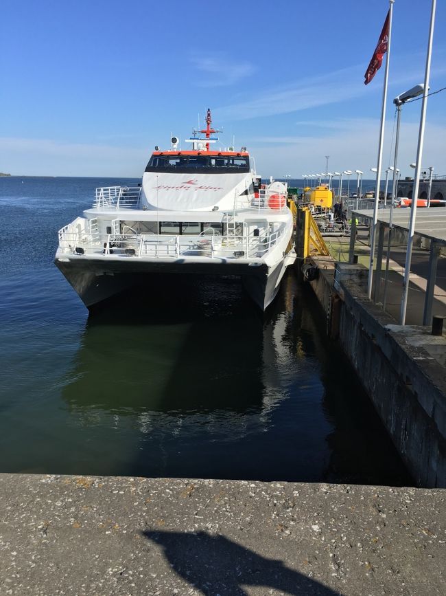 リンダラインの高速船。