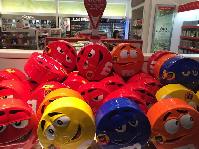 主人に頼まれたドバイで有名なチョコ「Patch」を探しに。<br /><br />このＭ＆Ｍ可愛い！