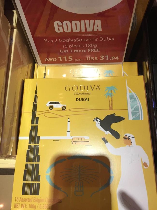 GODIVAのチョコ、ドバイ限定バージョンかな。<br />可愛いパッケージのものが多かった！<br /><br />ドバイの通貨を知らず、いくらか分からない( ;∀;)