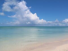 息をのむほど美しい海の色でした。