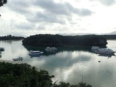 宿の直ぐ横が名勝川平湾であったが、天気が悪くイマイチでした。

