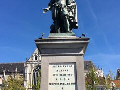 フルン広場のルーベンス像