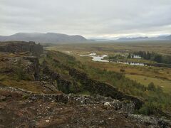 9/25 アイスランド6日目
まずは、地球の割れ目「ギャウ（シンクヴェトリル国立公園）」へ