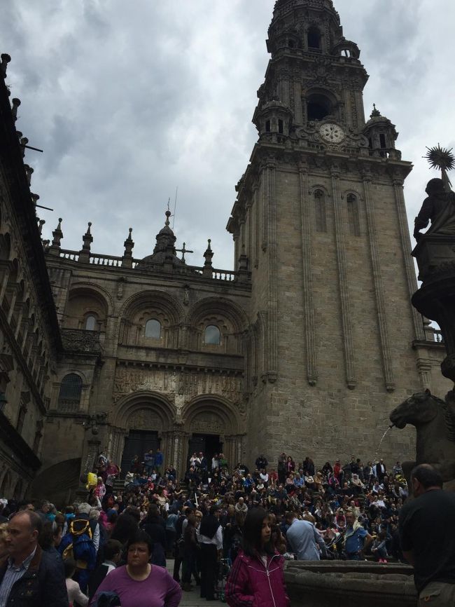 てか物凄い人なんだけど。絶対何か始まるよね。