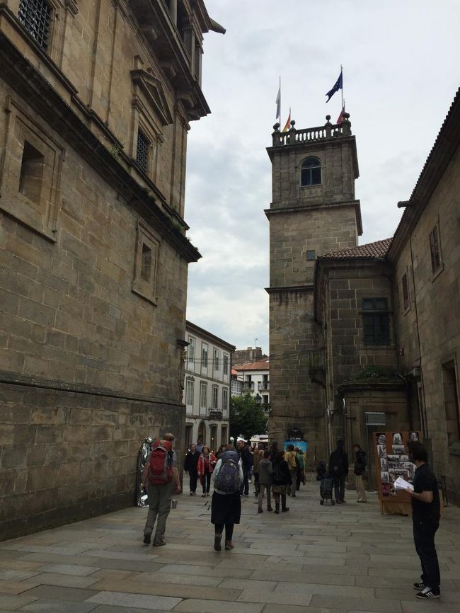 そろそろ１２時なので、ランチの集合場所のレストランに向かいます。