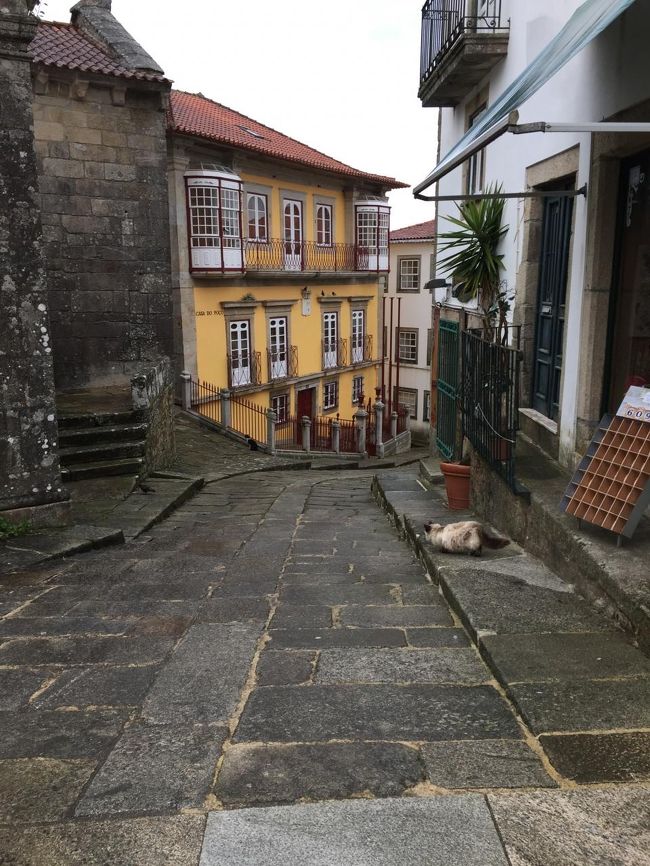 もう一つ、違う小さい村に案内してもらいます。