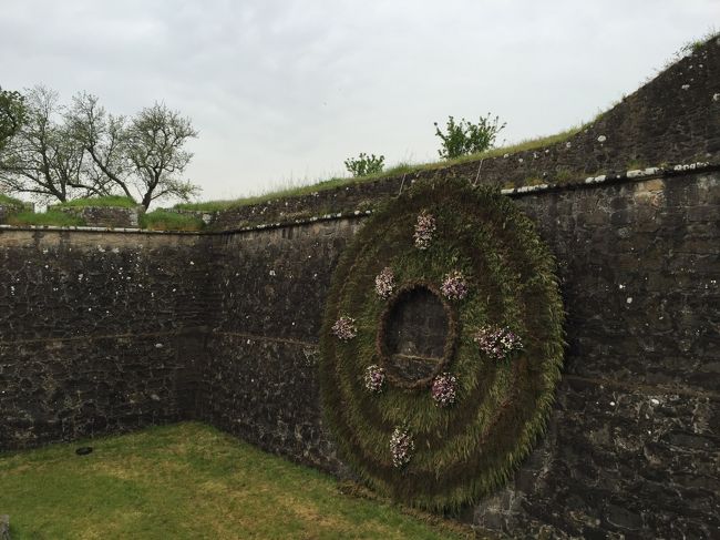 この○は一体何の意味が。<br /><br />かなり大きくて直径１０メートルくらいはあった。