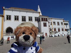 王宮は見学しないで、外観だけ。