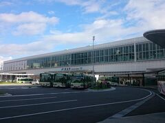 朝の富山駅。晴れて良かった。