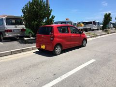   一時間だけレンタカーを借りて島内を回ります。  
  子連れだと、冷房の効いた車内に逃げ込めるレンタカーは助かります。