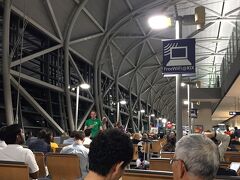 ２０１６年５月１４日（土）２３：４０関空発ドバイ行き
エミレーツ航空　ＥＫ３１７便

今回は、ドバイ経由でブダペストへ。