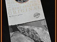 その名も【ホッカ・バー Hocca Bar】。

１９５２年からやっているので（このメルカードは６６年以降の開設なので以前は別のところで？）、既に６４年の歴史が、これだけの集客力をもたらしているのでしょうかぁ〜？