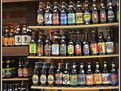 いろいろなブラジル産の地ビールも山ほど......