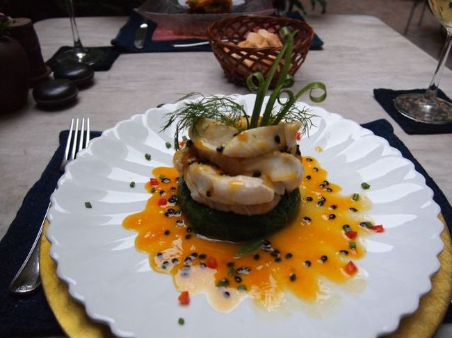 と、こんな感じでぶらぶらしながらお土産も買いつつで１日を過ごしました。 <br />最後の晩ご飯は豪華に行こう！ということで…… <br />ベトナム風にアレンジされたフランス料理のお店に☆ 