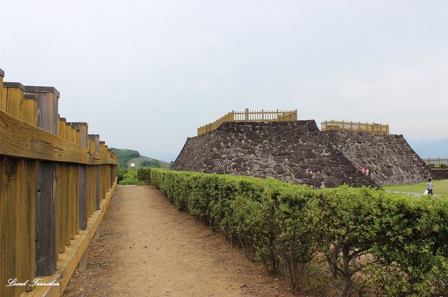 本丸より天守台を臨む。荻生徂徠曰く、天守台に天守は無かったとの。