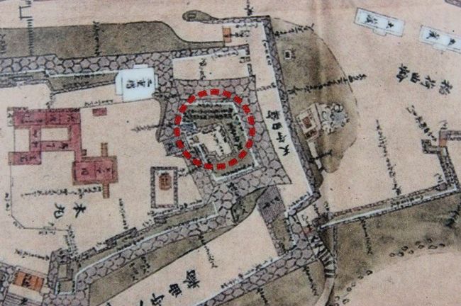 天守台にある案内版を拡大。どうやら天守台に天守は無かったよう。