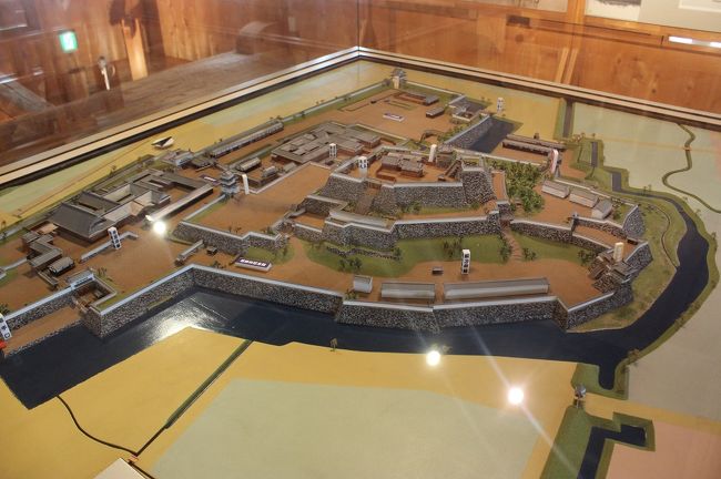 稲荷櫓の中は資料館。２階にも登れる。<br /><br />