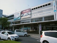 空港からはバスに乗り【広島駅】に来ました。まだ９時前です。