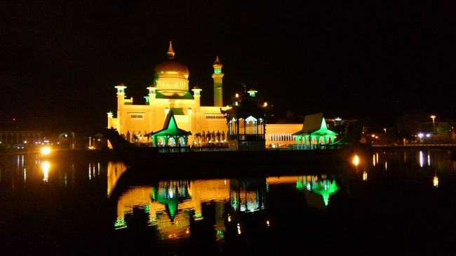 最後はオールドモスク。<br />とにかく美しいの一言です。<br />遅い時間にも関わらず、案内してくれたドライバーさんに感謝です！