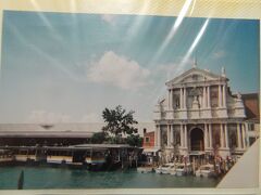 そして、ミラノにもどり、ベネツィアへ。
サンタルチア駅です。
リアルトのサン　サルバドールに泊まりました。