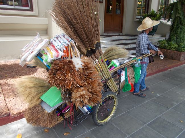 いつも思います。<br /><br />どれだけ歩いて、ここまで来るんだろうと。