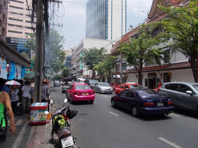 スリウォン通り、下り方面