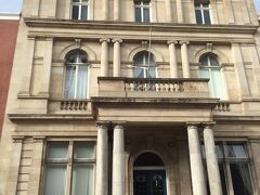 ”Freemason Grand Lodge of Ireland"

フリーメイソンのグランドロッジです
前回UK訪問ではロンドンのグランドロッジを見学したので
アイルランドにも来てみました