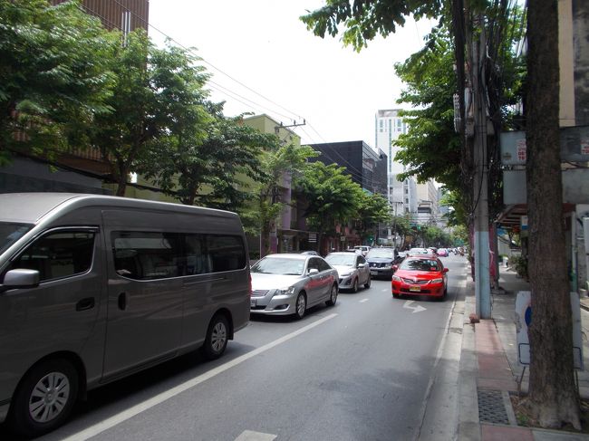 スリウォン通り　上り方面