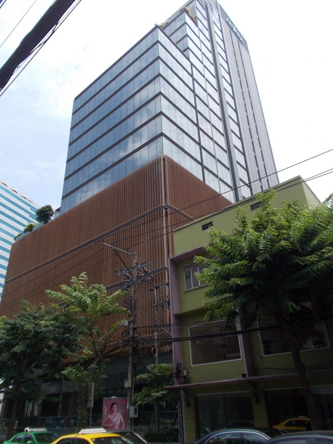 アマラ　ホテル<br /><br />長らくクロウズしていたプラザホテルが、解体され昨年４月開業。<br /><br />