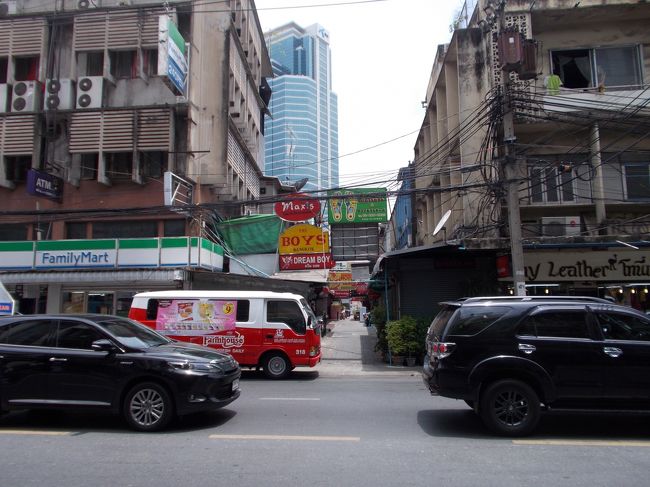 ソイ　ゴーゴーボーイ<br /><br />♂　♂　世界。。<br />入った事なかったので、ショータイム時に１店舗入店しました。<br /><br />いつもの用に、チップはずみました。<br /><br /><br />あとの旅行記で。