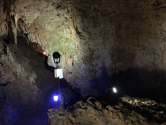 母は怖いと言って立往生、娘もオバケ出そう〜〜て引き返そうとしていましたが、私が涼しいから入ろうと無理やり連れ込みました、笑