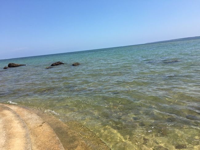 こちらも透明な海です。サンダルのまま中に入って行きました。<br />海水がお湯みたいに、温いです。<br />