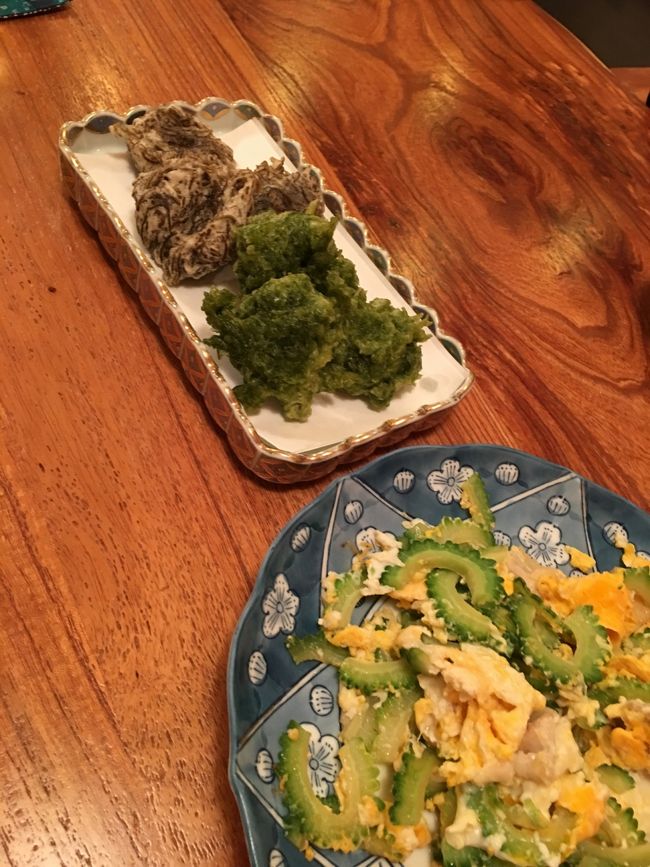 というわけであのお魚は煮付けにして頂くことにして、先にゴーヤチャンプル、もずくとアオサノリの天ぷらをいただきました。<br />ゴーヤチャンプルは苦味もなく美味しいです。<br />天ぷらはとてもボリューミー！