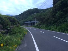 約一時間かけていなか浜に着きました。

本日のお宿『民宿いなか浜』へ。