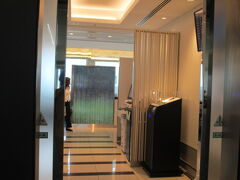 ＡＮＡラウンジでちょっと休憩。

ここもミルクです。

ぼんやりしているともう搭乗時間。

