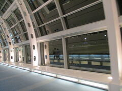 飛行機に乗り、空港をウロウロしただけで終わった一日。羽田空港について出口まで歩くのが遠く感じられ。。

羽田から未経験の空港バス→バスタにしようかと見たら、モノレール経由よりも倍以上のお値段にビックリしました。バスは乗りたいけど使えません・・