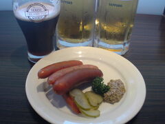 ６／７（木）
朝発のユナイテッド航空でグアムへ
写真は成田空港で出国後の軽食