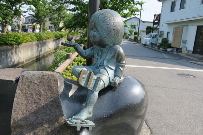 欄干には鬼太郎がいました．反対側にはねずみ男がいましたよ．<br />このオブジェは大きめですが，１５３体あるオブジェは小さめです．