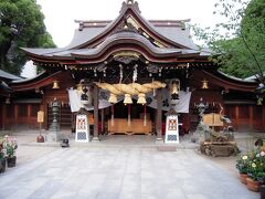 櫛田神社は、博多の総鎮守として「お櫛田さん」の愛称で市民から親しまれている神社。創建は、天平寶字元年（757）、人皇第四十六代･孝謙天皇の御代。説明文より。