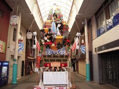 川端商店街にあった飾り山笠｡
山笠が近づくと街のいたるところに飾られています｡
昨年福岡に来た際に撮影したもの。
