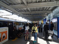 2016/04/30 08:03 モノレール羽田空港国際線駅
10:45のフライトに合わせて羽田空港に降り立つ。
この旅の飛行機は中国南方航空をチョイス。
これまで最安値航空社は中国東方航空だった。しかし昨今の航空社事情に変化があったようで、中国南方航空が最安値航空社になってきたようだ。
