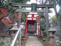 神社もあるわよ。