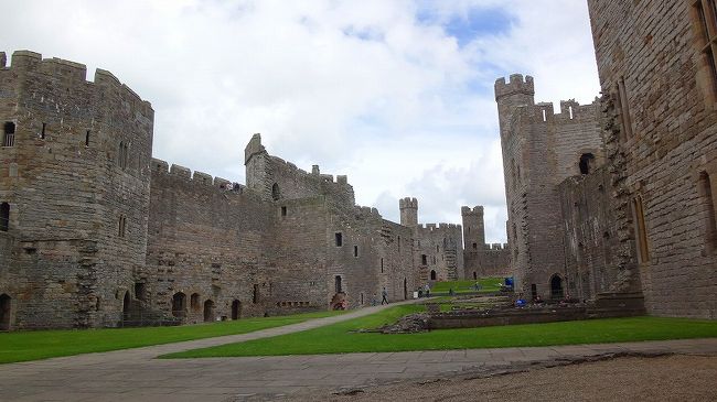 ウェールズと南イングランド周遊 12 カーナヴォン城の観光 カナーヴォン イギリス の旅行記 ブログ By Hn11さん フォートラベル ウェールズと南イングランド周遊 12 カーナヴォン城の観光 カナーヴォン イギリス の旅行記 ブログ By Hn11さん フォートラベル