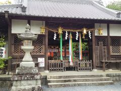 慈尊院と同じ敷地にある丹生官省符神社。
徒歩で高野山を目指す人が結構多かった。