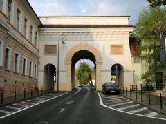 新スケイ門。
かっては居住区をドイツ人とルーマニア人に分けてルーマニア人はこの門から市街地へ入ることはできなかった