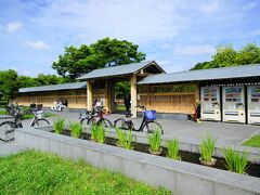 天気がよくなったので、山田池公園に来てみました。　15：30

花しょうぶ園の入口です。


