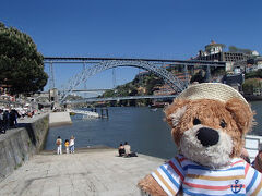 ドウロ川のほとりにて。