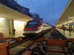 21:40リスボン・サンタアポローニャ駅に到着。