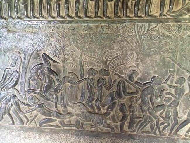 もはや、これがどこのレリーフかわからない…。